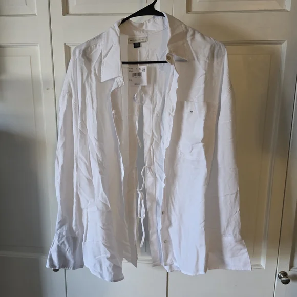 American Eagle Open Back Tie Blouse White Lightweight Button Up Medium NWT - Picture 7 of 7